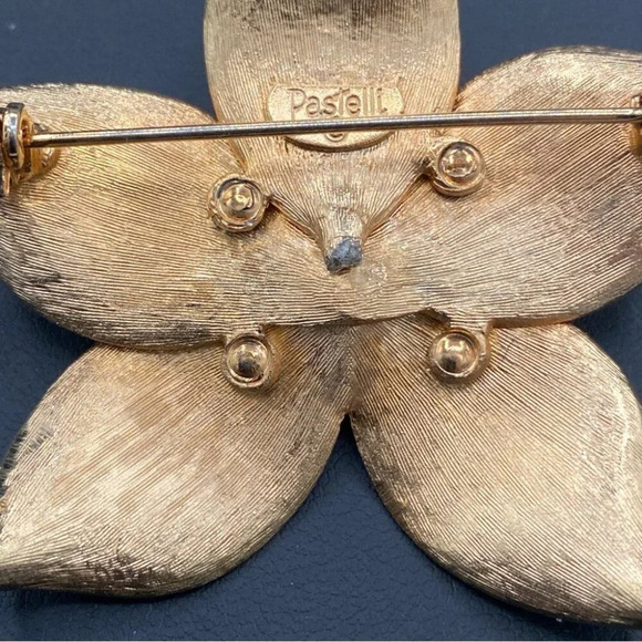 Vintage Signed Pastelli Textured  Gold Tone Floral Brooch - Picture 10 of 11